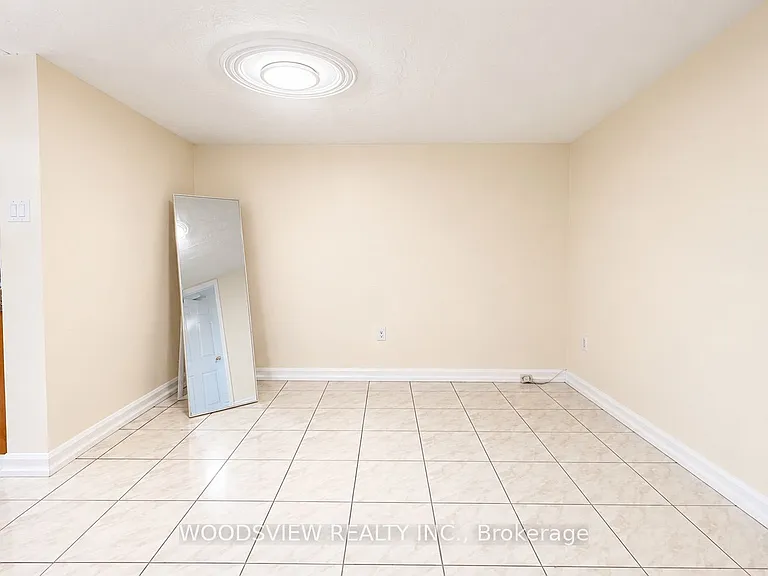 58 Lightwood Dr #LOWER — Photo 4