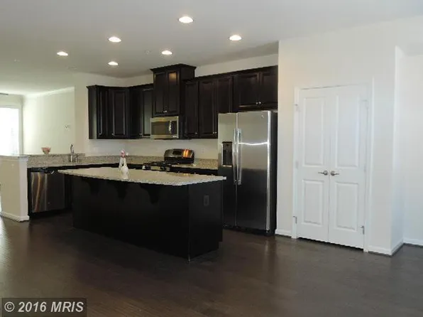 258 Crescent Station Ter SE #258, Leesburg, VA 20175