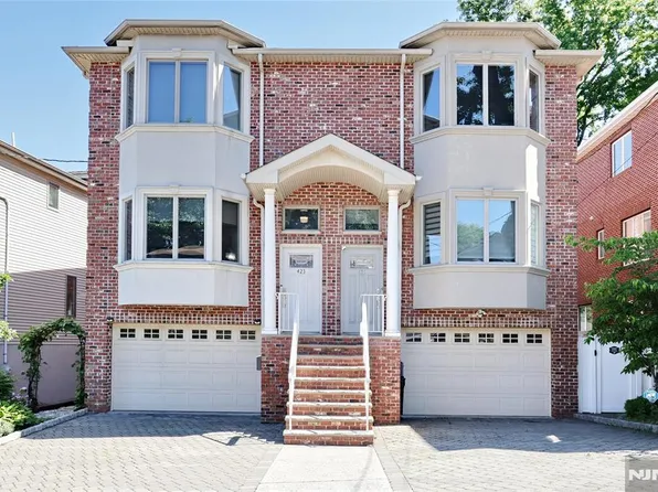 423 Lafayette Ave, Cliffside Park, NJ 07010