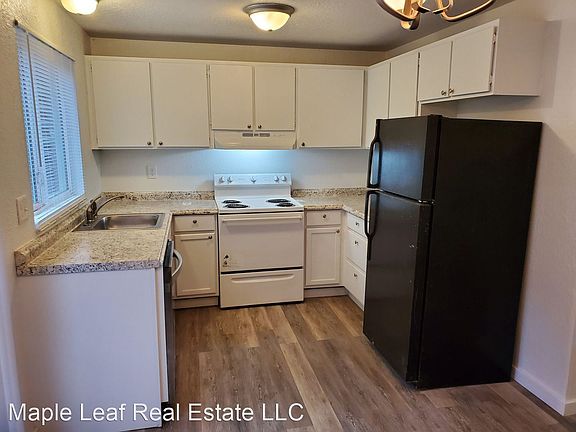 3rd image of 5711 202nd St SW #8109593