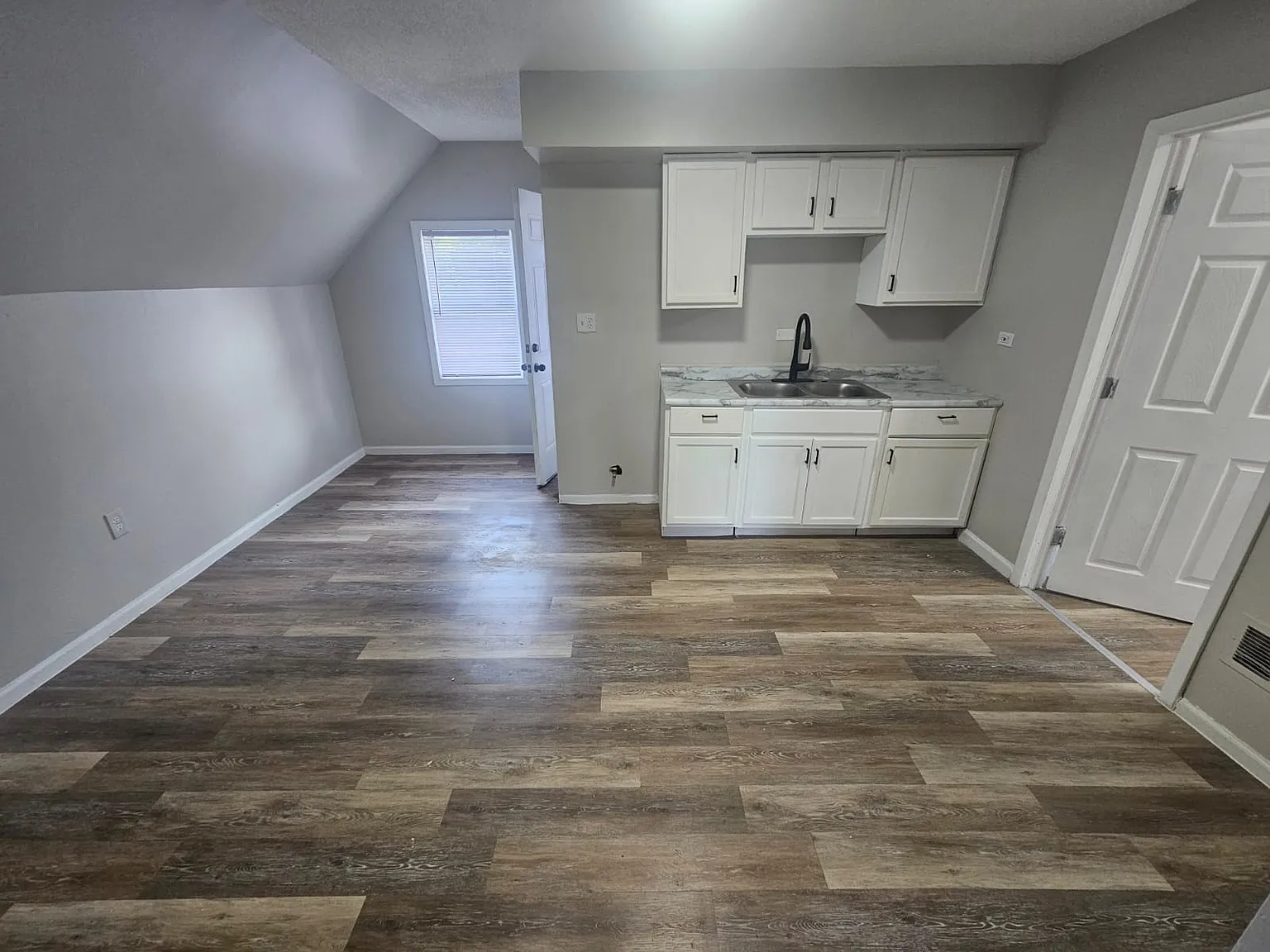 1 bed, 616 sqft, $945 — Photo 3