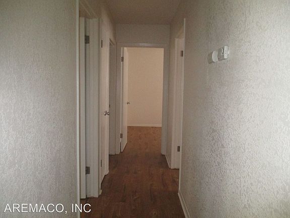 3rd image of 406 Orion Dr