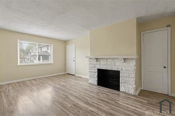 2 bed, $950 — Photo 1
