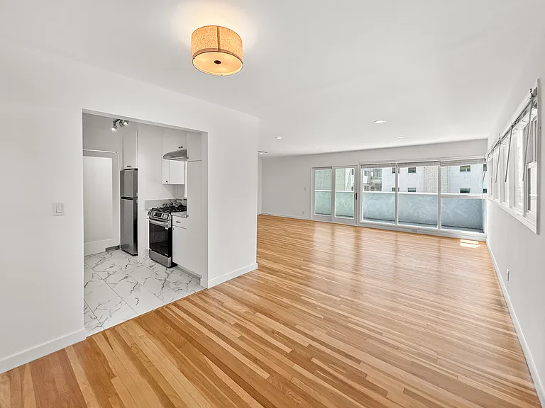 1128 Larrabee St #3 — Photo 9
