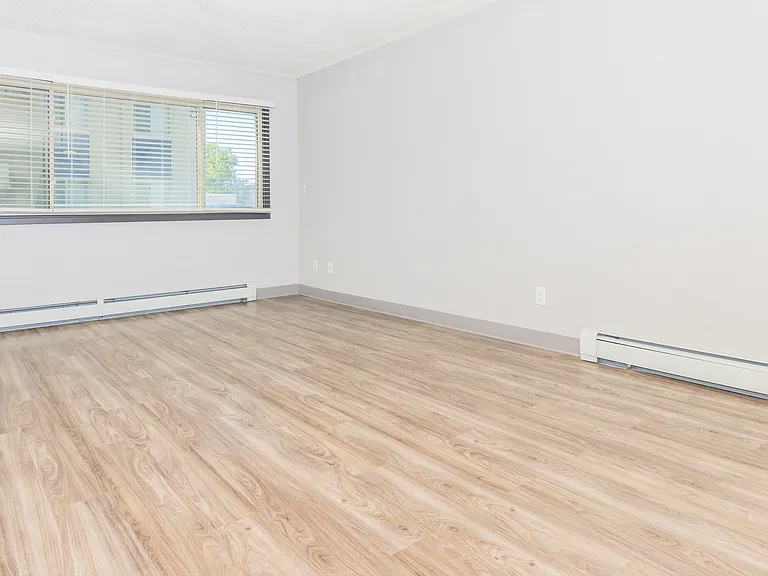 Meadow Park Apartments — Photo 10