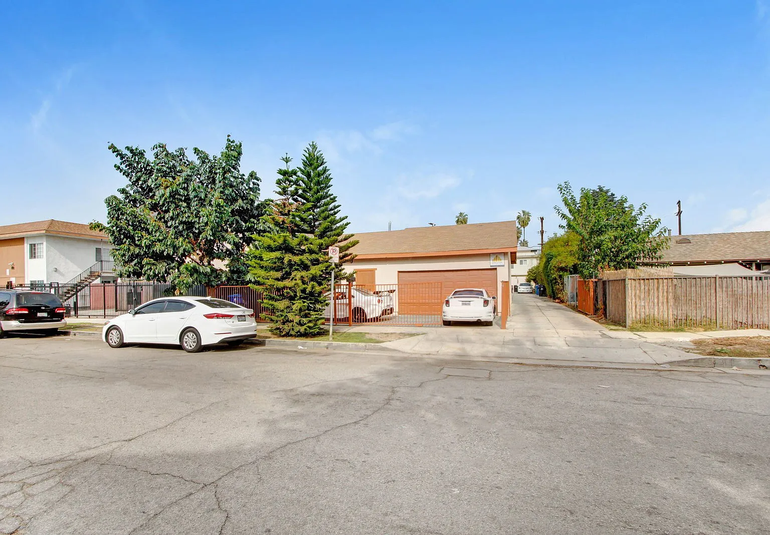 2 bed, 1.0 bath, $2,500 — Photo 3