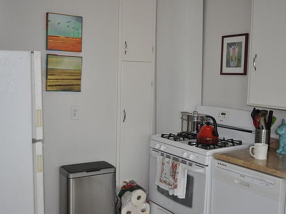 5th image of 4760 Dawes St