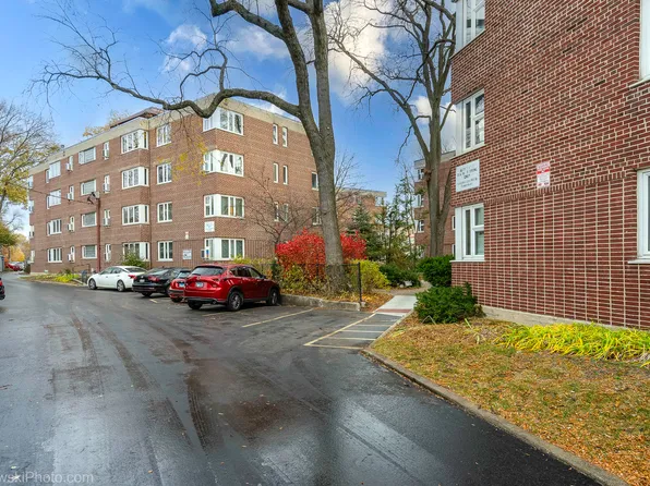 7210 Oak Ave APT 4SW, River Forest, IL 60305