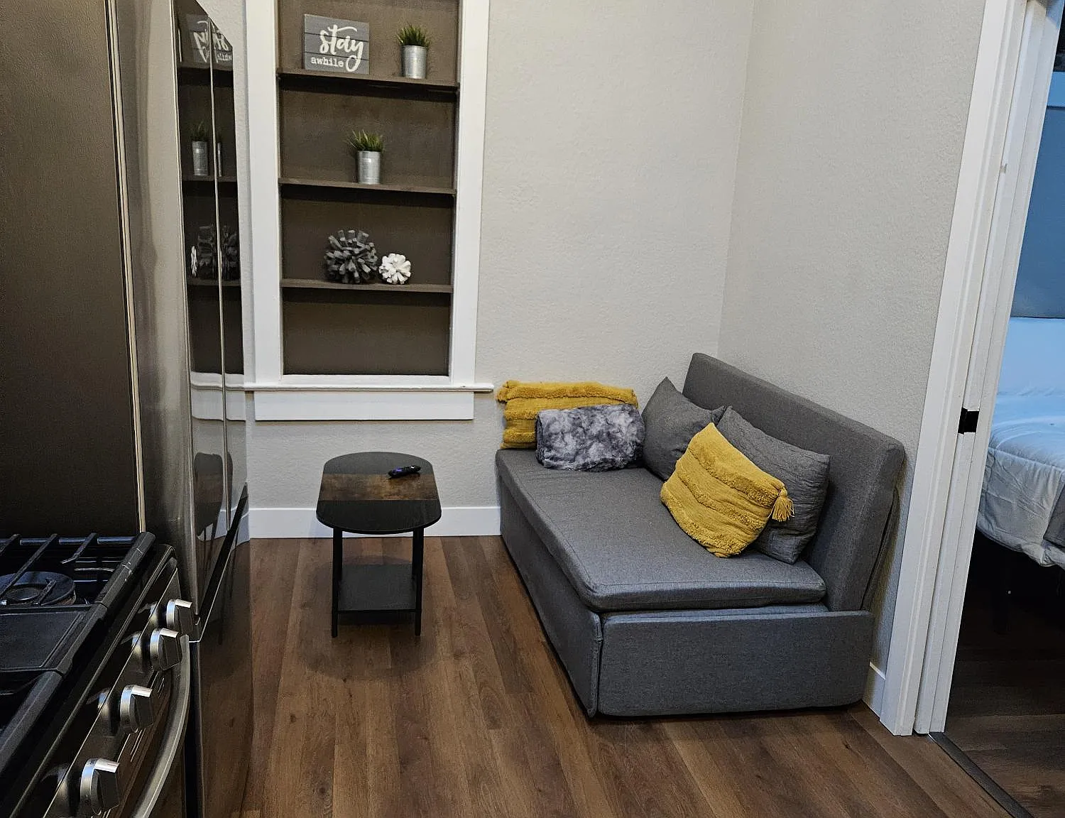 Twin pull out couch