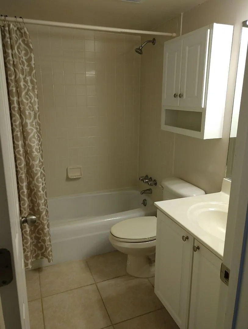 Summit House — Photo 3