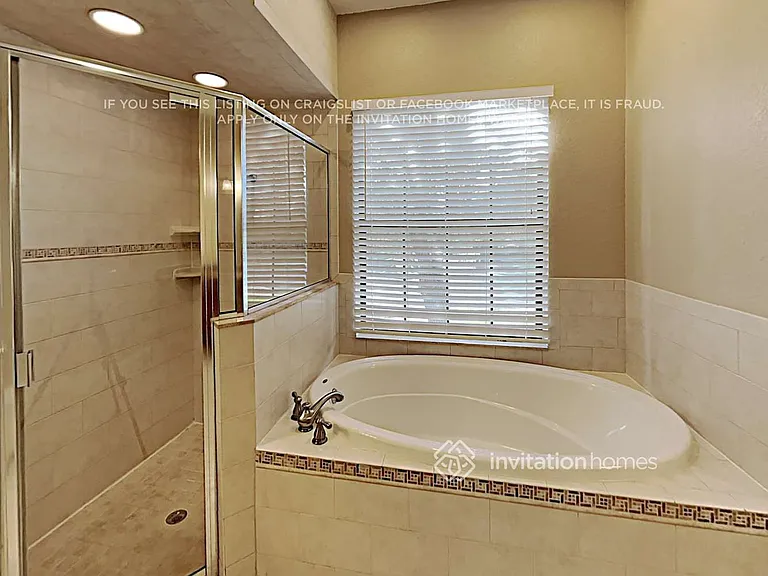 1075 Reflections Lake Loop — Photo 16
