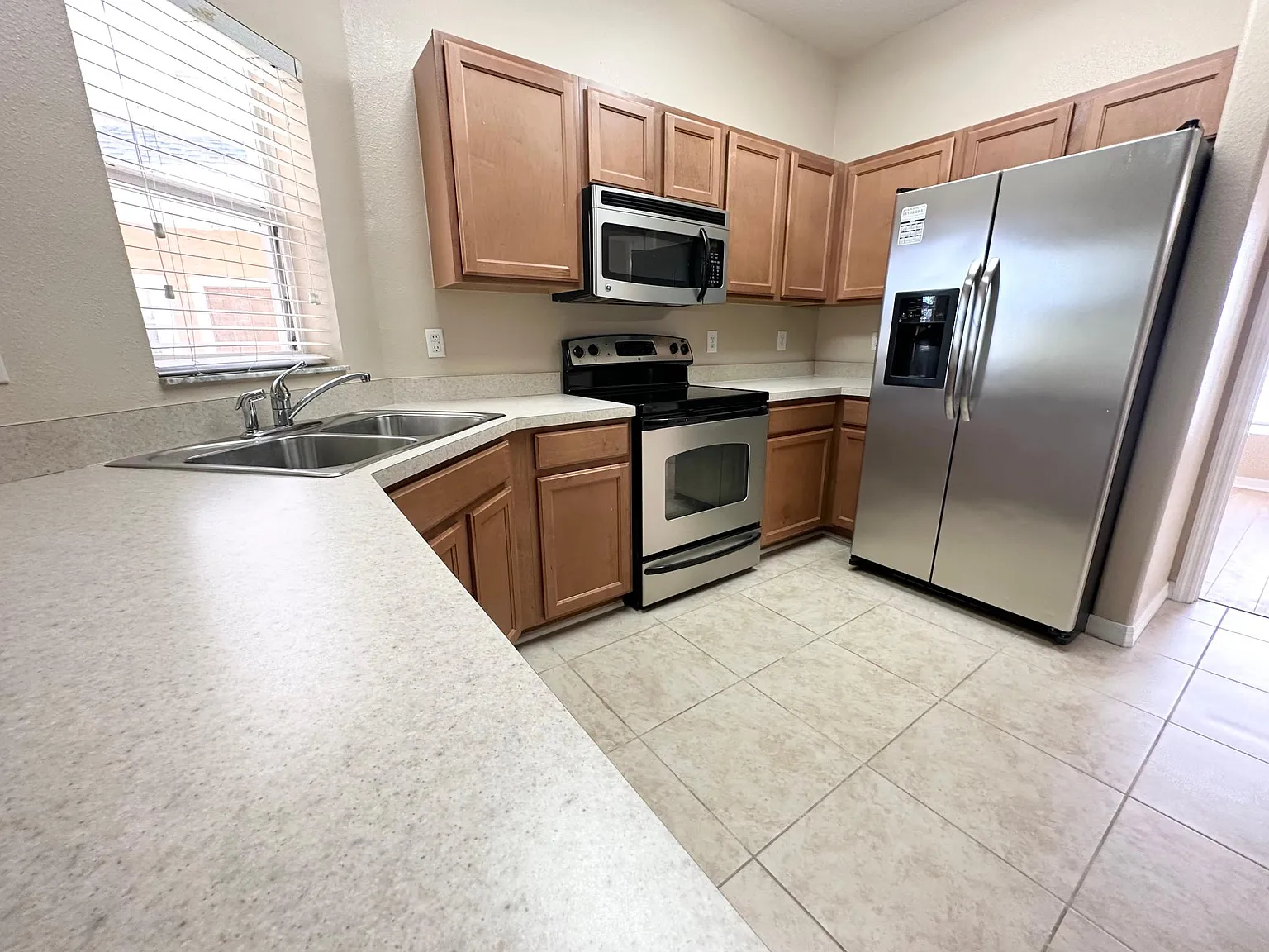 4 bed, 1479 sqft, $1,900 — Photo 2