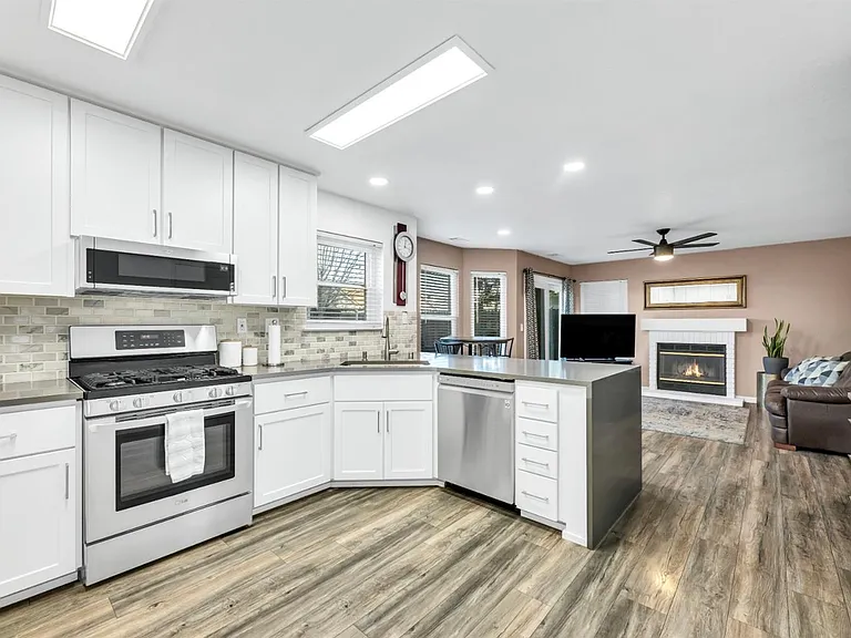 4417 Careyback Ave — Photo 9