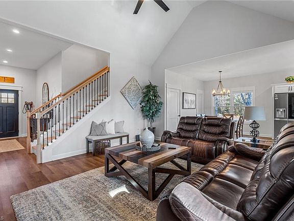 5th image of 112 Yount Rd