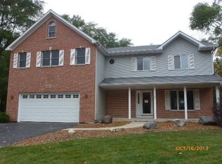 600 Tulip Cir, Island Lake, IL 60042