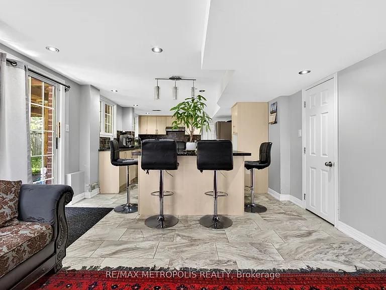 43 Williamson Dr W #BASEMENT — Photo 11