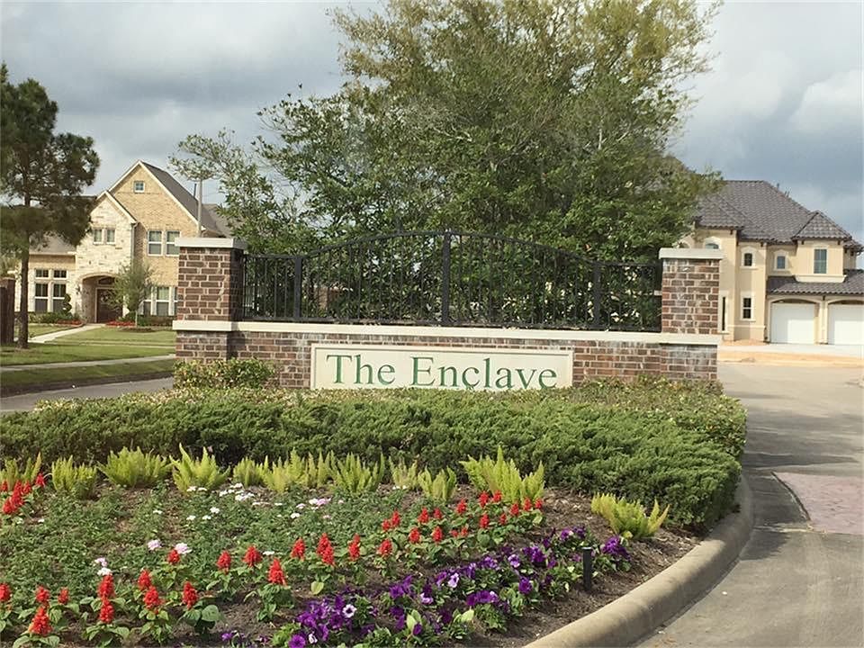 1st image of 4924 Cross Creek Ln