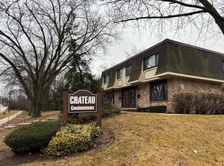 6081 W Calumet Rd, Milwaukee, WI 53223