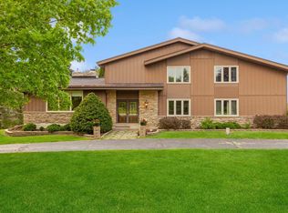 W233S6945 Millbrook Cir W, Big Bend, WI 53103