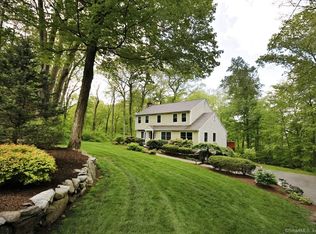 6 Dewal Ct, Norwalk, CT 06851