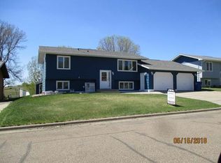 1131 Blackstone Ln NW, Beulah, ND 58523
