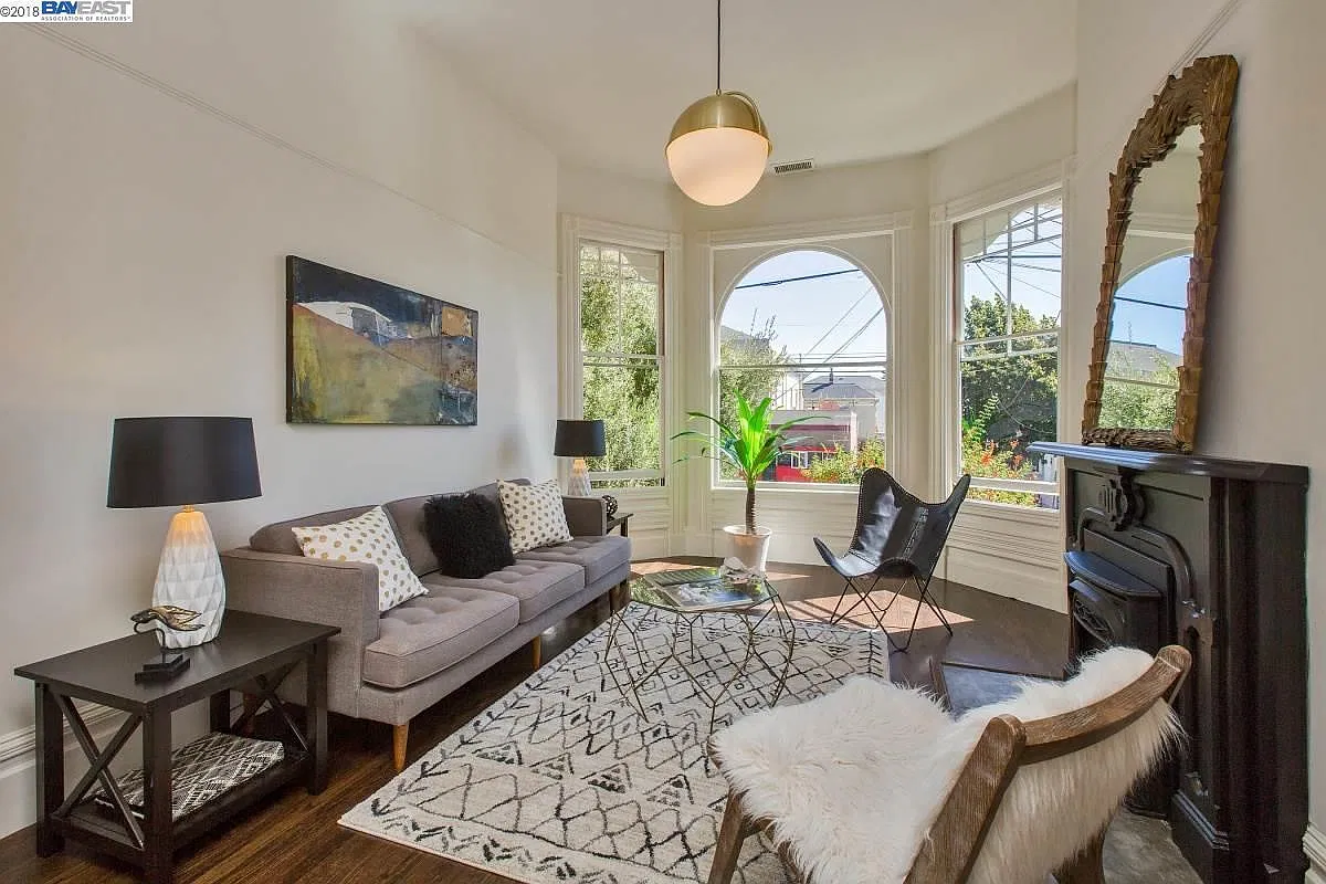 2 bed, 1100 sqft, $3,300 — Photo 3