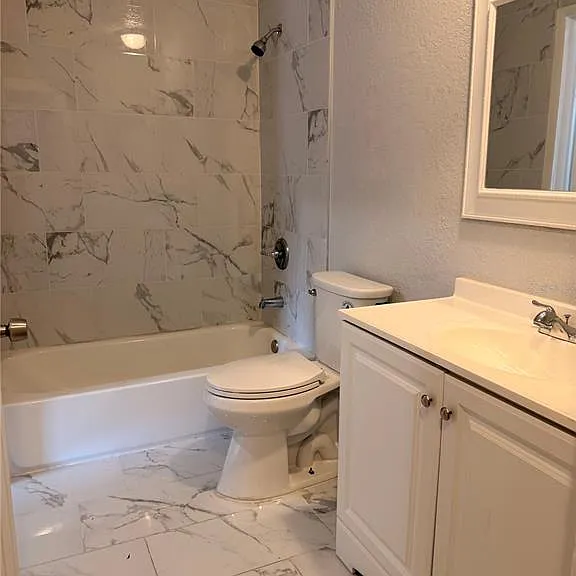 3956 Versailles Dr #3956B — Photo 10