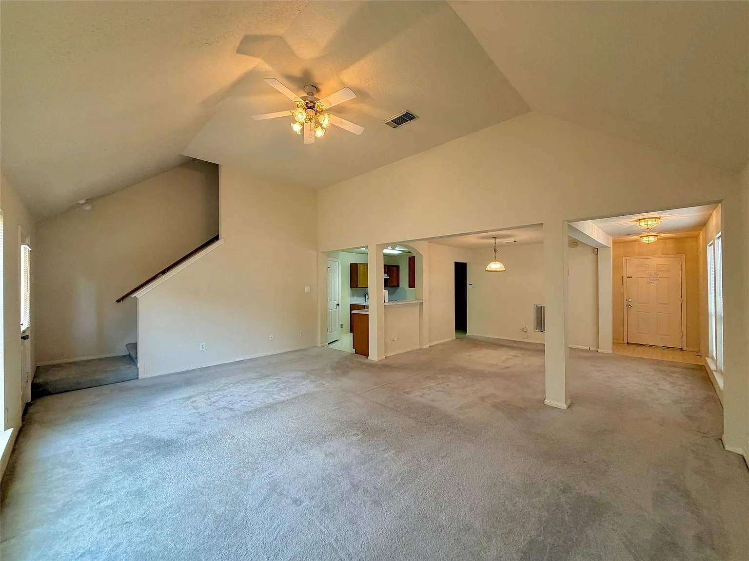 3 bed, 2.5 bath, 1675 sqft, $1,890 — Photo 2