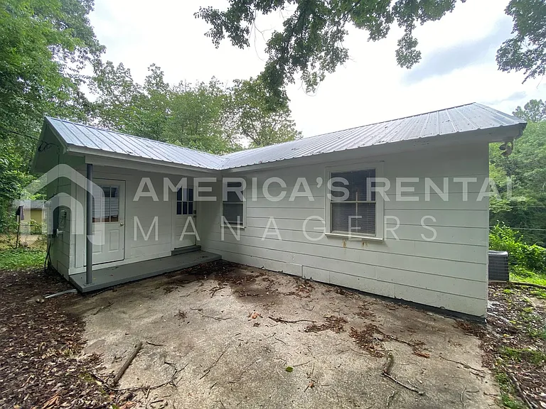 828 Vanderbilt St — Photo 16