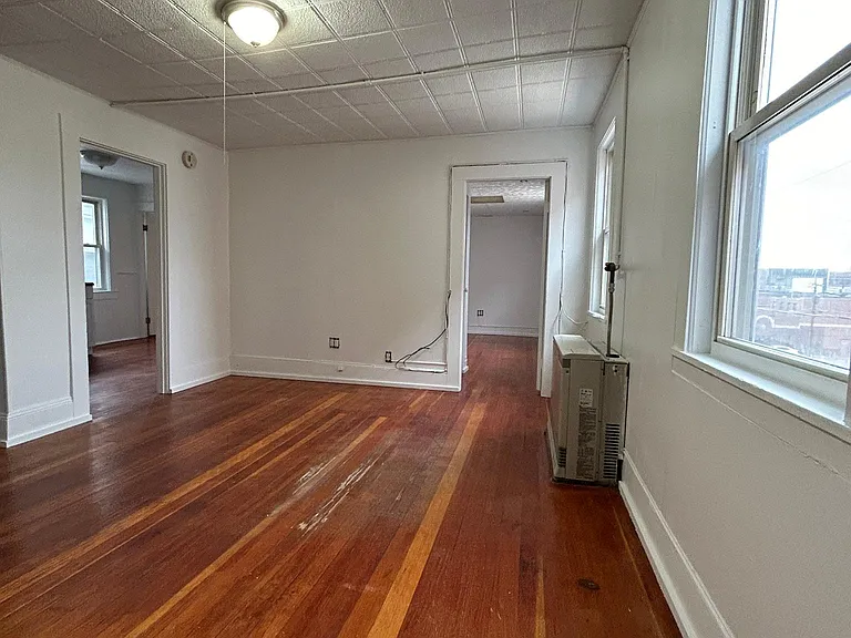 93 W Pearl St #7 — Photo 5