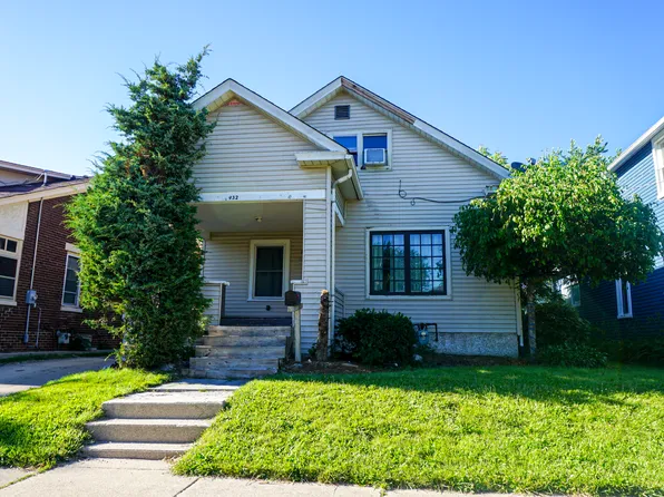 932 Liberty St, Aurora, IL 60505