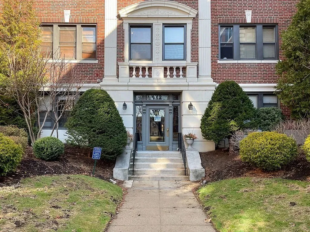 2 bed, 800 sqft, $3,500 — Photo 1