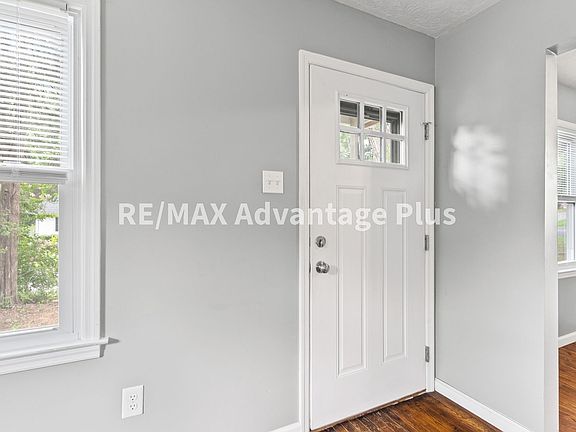 3rd image of 200 Gross St