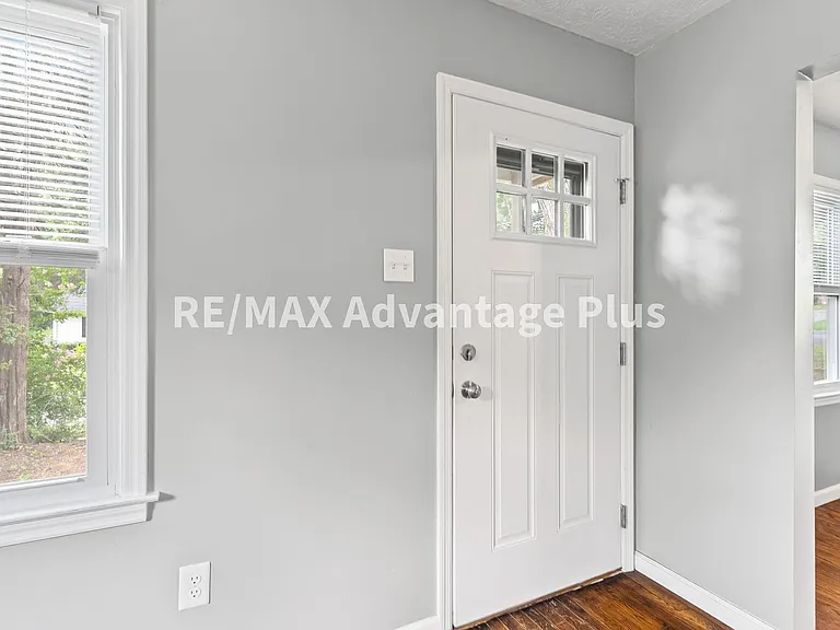 200 Gross St — Photo 3