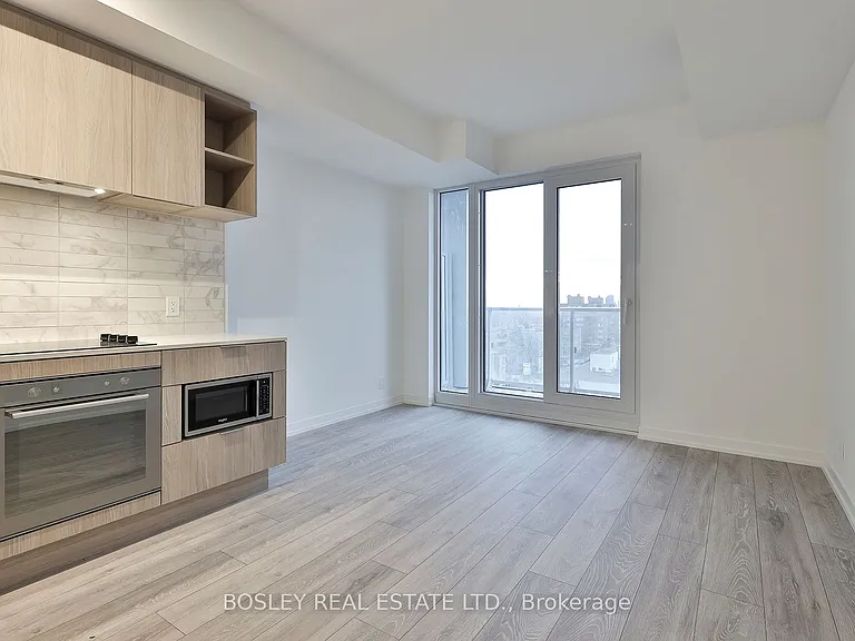 2020 Bathurst St #1219 — Photo 11