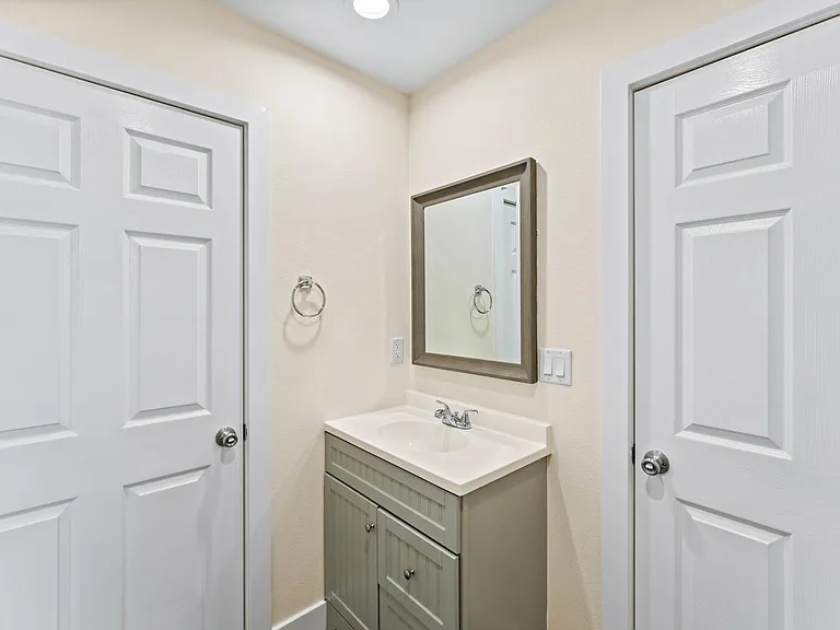 1029 S Montebello Blvd — Photo 77