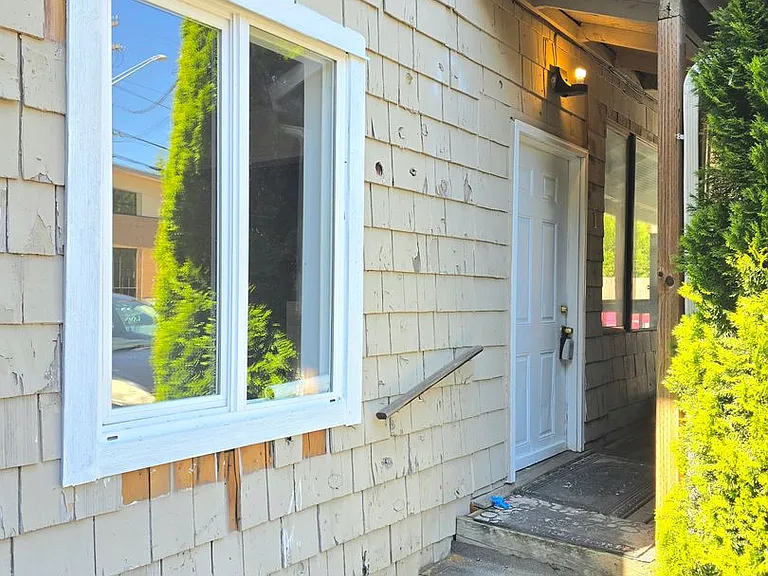 15602 Ash Way #1-4 — Photo 2