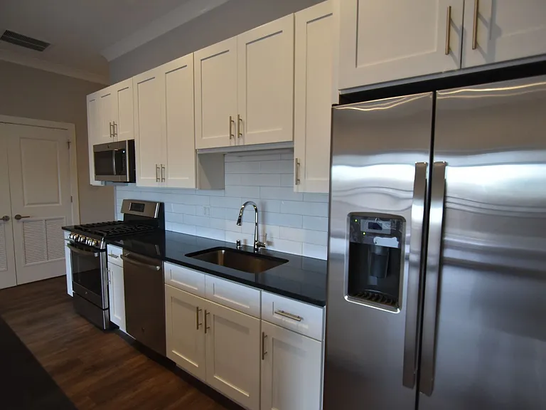 927 W. Irving Park — Photo 50