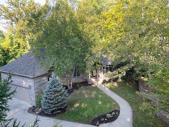 5th image of 6685 Royal Ln