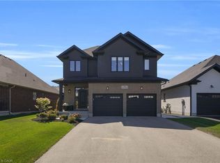 31 Carriage Cross, Mapleton, ON N0G1P0