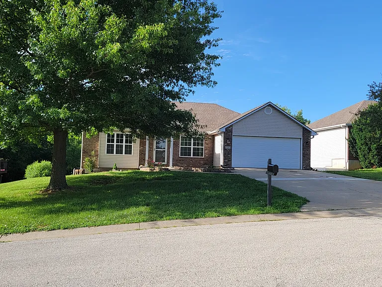 723 Iron Horse Dr — Photo 31
