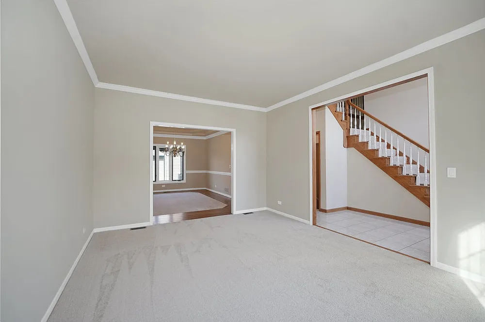 5 bed, 2.5 bath, 3341 sqft, $5,800 — Photo 4