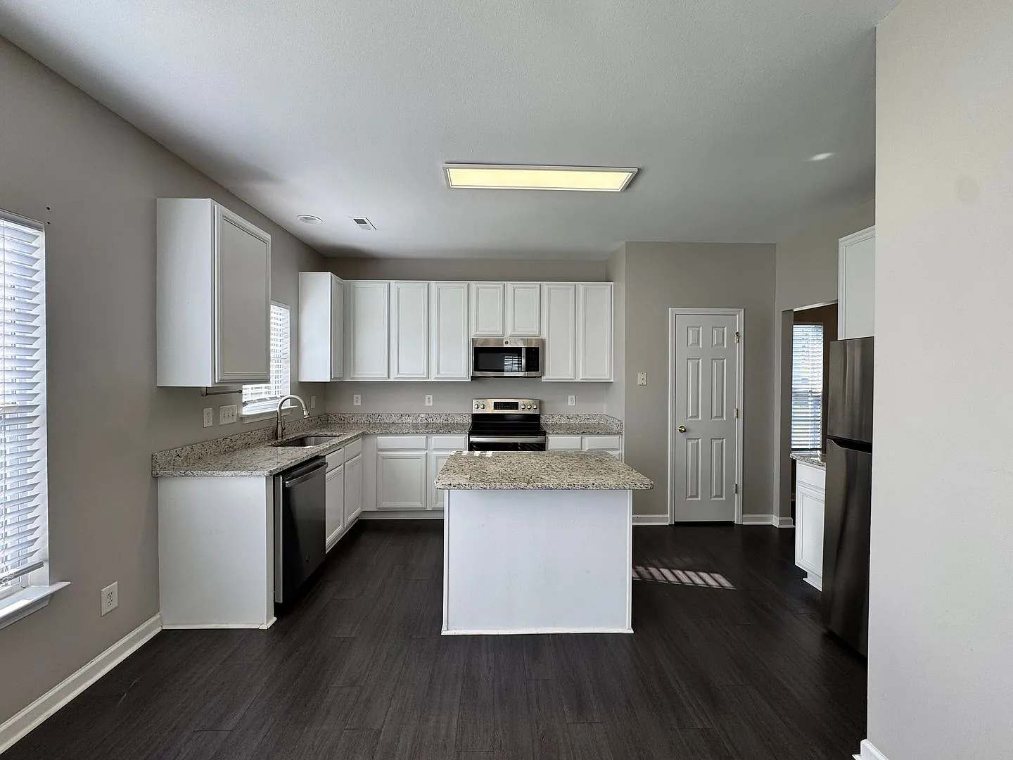 803 Peachtree Meadows Circle — Photo 4
