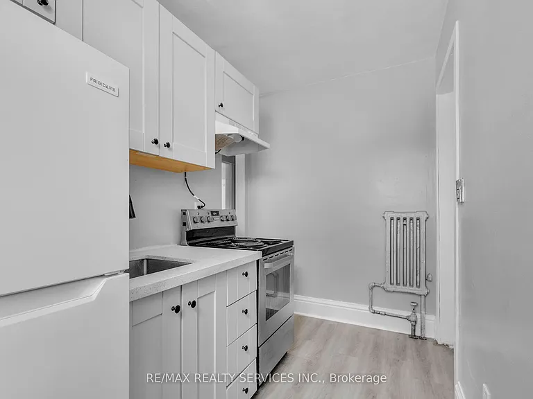 5 Fairholt Rd N #8 — Photo 11