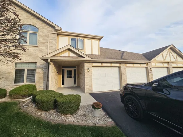 18433 Pine Cone Dr APT 2, Tinley Park, IL 60477