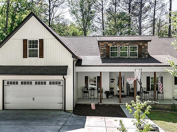 2nd image of 366 Orchard Way SE