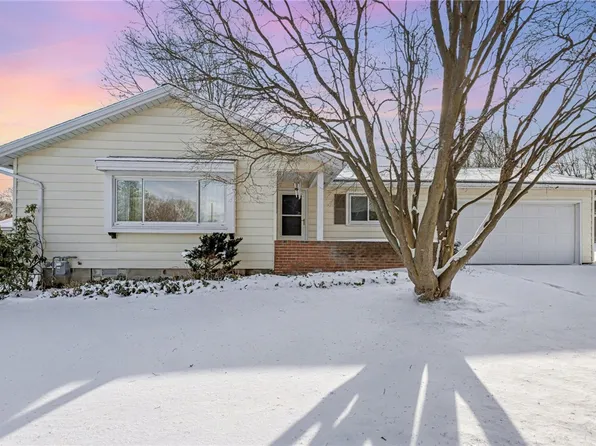 211 Westmar Dr, Rochester, NY 14624