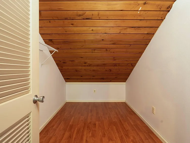 1973 Coyote Ln — Photo 10