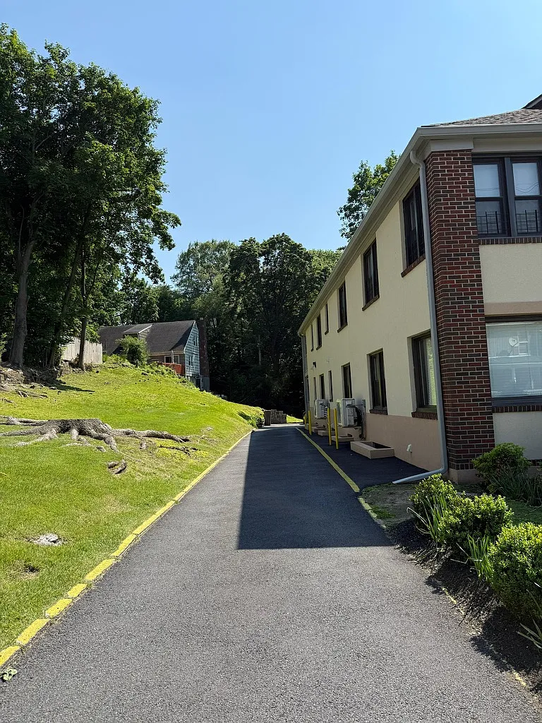 2 bed, 1100 sqft, $3,550 — Photo 2