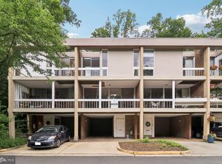 11524 Maple Ridge Rd, Reston, VA 20190